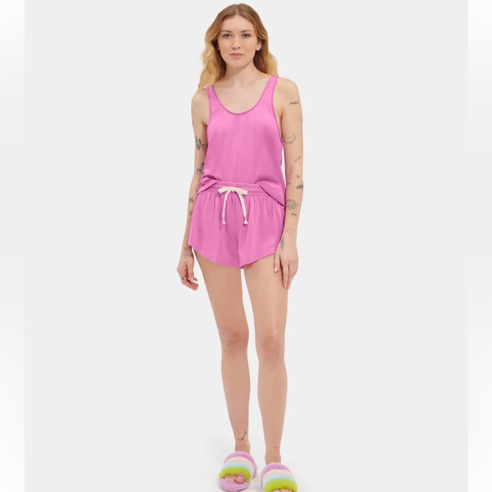 🦋UGG Women's Pamalla Short Color: Echinacea size-Small
